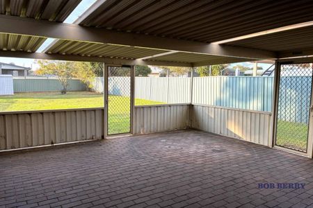 Three Bedroom Home Close to Delroy Park Shopping Centre - Photo 3