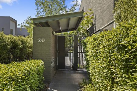 Fully Furnished One-Bedroom Townhouse In The Heart Of Braddon - Photo 4