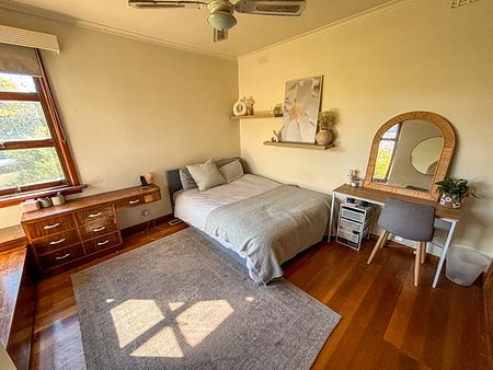 spacious 3 bedroom home! - Photo 2