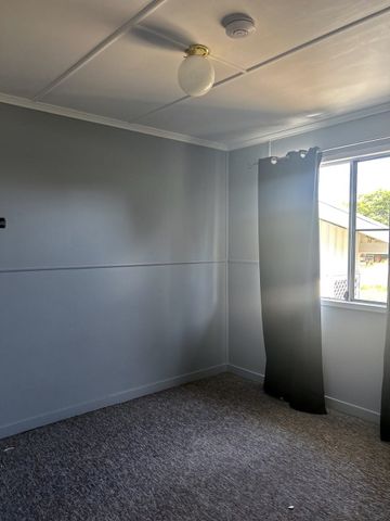 Spacious 3-Bed Family Home | Walk to School & Club! - Photo 2