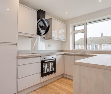 To Let 2 Bed Maisonette - Upper - Photo 4