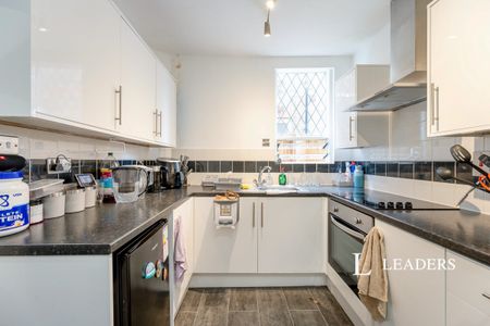 2 bedroom apartment to rent Lawrence Road, Southsea, Hampshire, PO5 - Photo 4