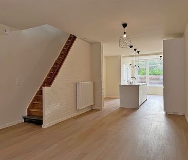 Instapklare vernieuwde (starters)WONING met 2 slaapkamers, terras, ... - Foto 2