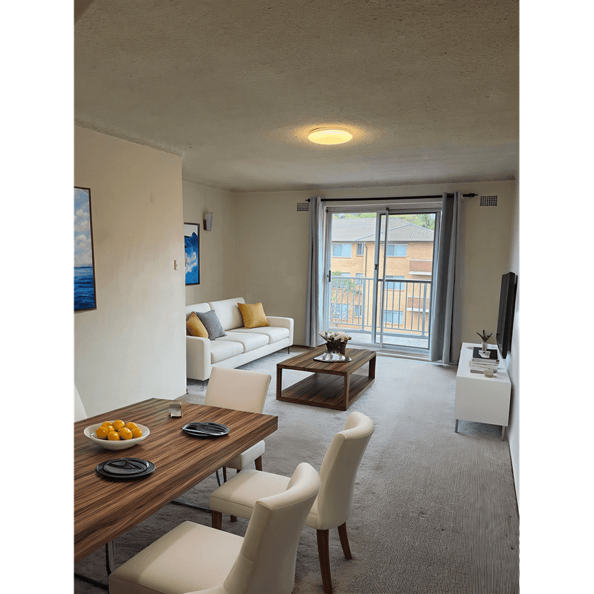 Close to everything - Photo 1