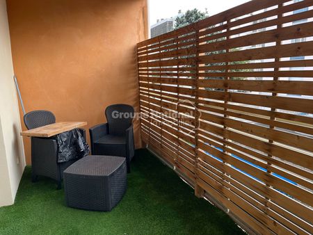 T2 MEUBLÉ AVEC BALCON ET GARAGE - ARLES, - Photo 4