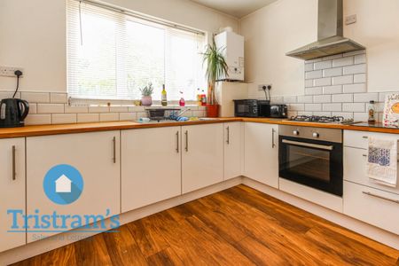 2 bed Flat for Rent - Photo 5