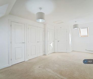 4 bedroom end of terrace house to rent - Photo 3