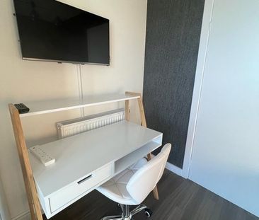 Room in a Shared Flat, Grosvenor Court Adenmore Road, SE6 - Photo 4