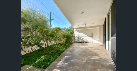 Exclusive Executive Apartment! - Photo 4