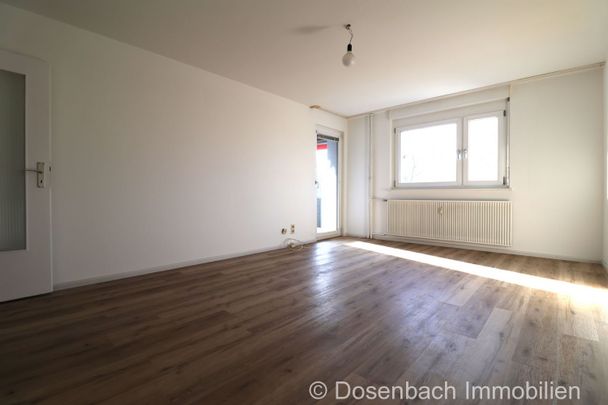 Frisch renovierte 3-Zimmer-Wohnung im 4. Obergeschoss mit Lift und TG-Stellplatz - Photo 1