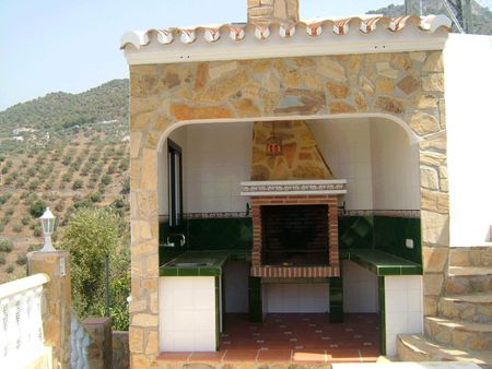 Country property set in the heart of the Frigiliana for winter rental - Photo 4