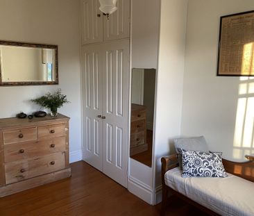 Fully furnished Terrace with 2 bed rooms plus study, courtyard and ... - Photo 5