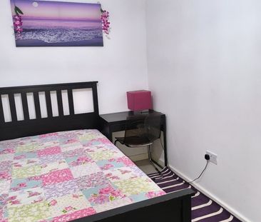 Room in a Shared House, Liverpool Street, M6 - Photo 5