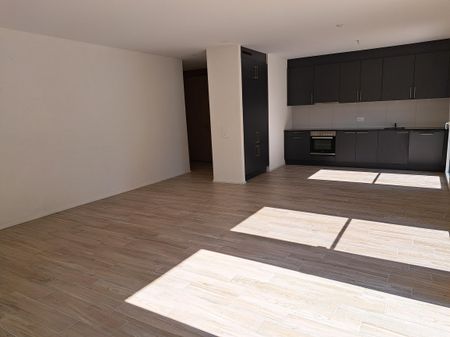 SUGIEZ / 2,5 pièces de 90 m2 avec terrasse - Photo 3