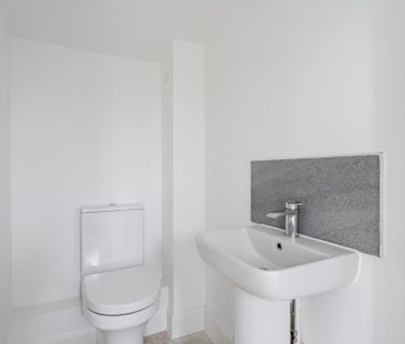 3 bedroom semi-detached house to rent - Photo 6