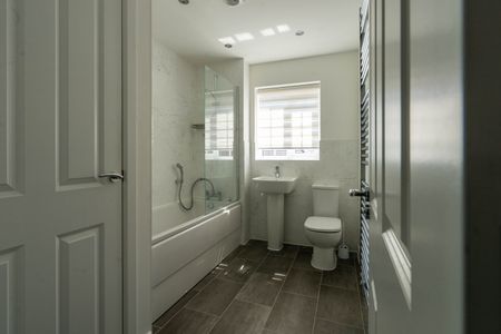 5 Bedroom - Photo 3