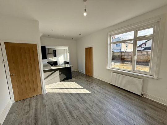 3 bedroom semi-detached house to rent - Photo 1