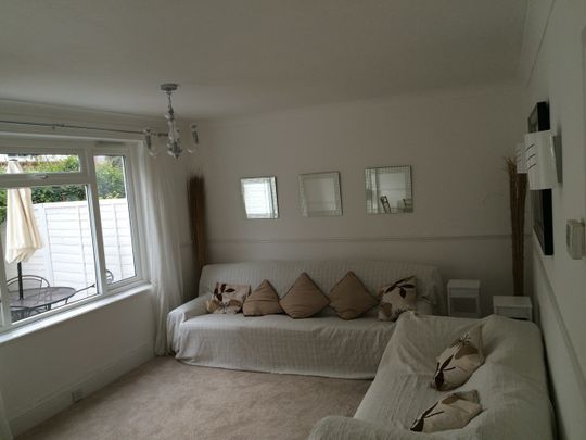 3 Bed Terraced House, Morris House, SW4 - Photo 1