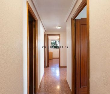 Valencia - Photo 3