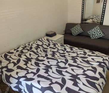 Room in a Shared Flat, Darwin Road, W5 - Photo 1