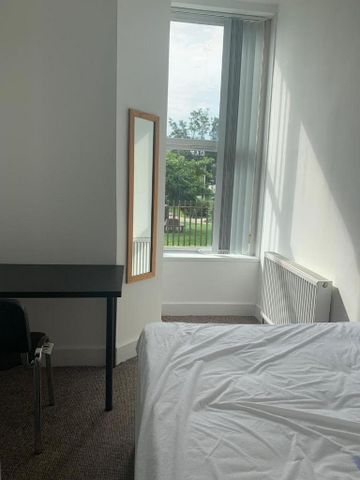 6 bedroom flat to rent - Photo 3