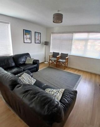 3 bedroom bungalow to rent - Photo 1