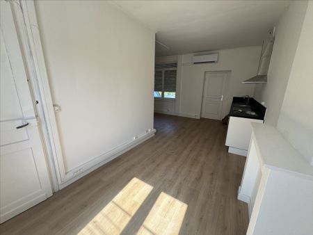 Location Appartement 2 pièces 41m² - Photo 4
