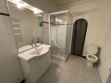 Location Appartement 2 pièces 57m² - Photo 3