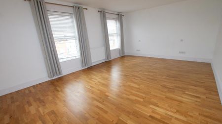 4 bedroom townhouse to rent - Photo 3