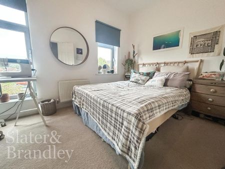 1 bedroom in a house share to rent - Photo 3