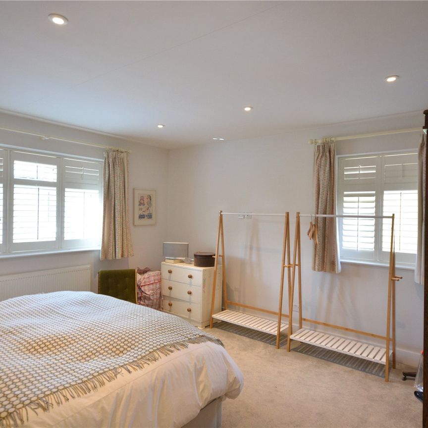 Reigate Road, Epsom, Surrey, KT17 3DT - Photo 1