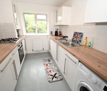 Newton Close, Slough, Berkshire,SL3 - Photo 4