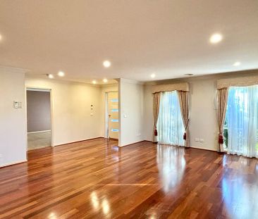 95 Melzak Way, Berwick VIC 3806 - Photo 2