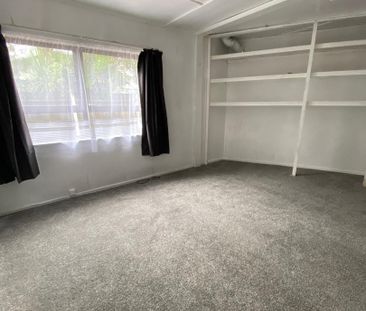 DRURY, 5 BEDROOMS - Photo 6