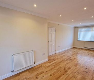 3 bedroom detached house to rent - Photo 1