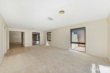 15 Saltbush Street, Harrison ACT, Belconnen - Photo 2