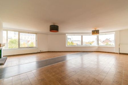 Een zeer ruim appartement te Halle! - Photo 4