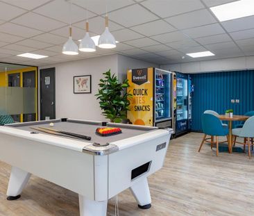 1 bedroom in a flat share to rent - Photo 2