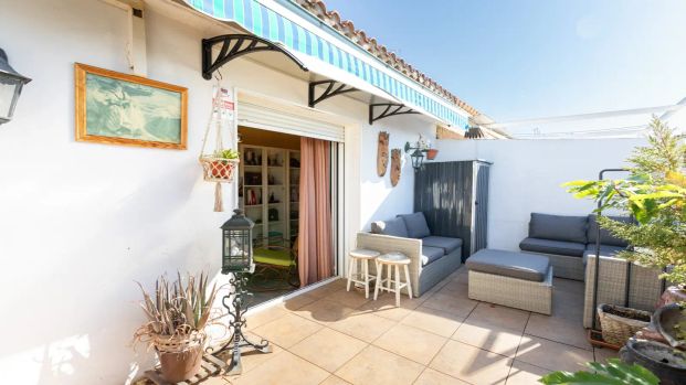 Spacious rooms, plenty of natural light and an outdoor terrace designed for enjoying Madrid - Foto 1