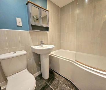 2 bedroom end of terrace house to rent - Photo 4