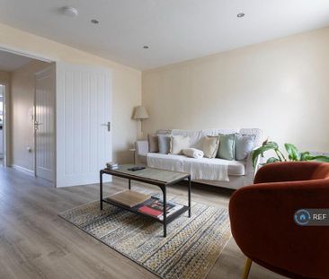 3 bedroom semi-detached house to rent - Photo 6