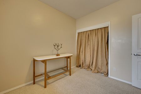 2 Bedroom - Photo 3