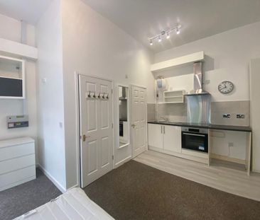 1 bedroom Flat To Let - Photo 3