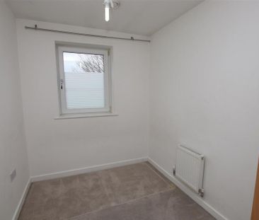 3 bedroom end of terrace house to rent - Photo 6