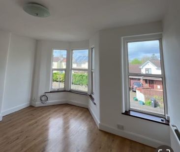 1 bedroom Flat To Let - Photo 2