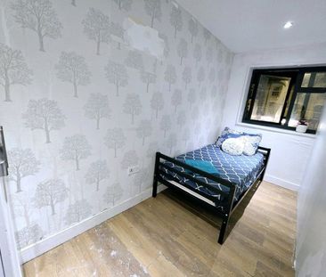 Room in a Shared Flat, Barking Road, E6 - Photo 1