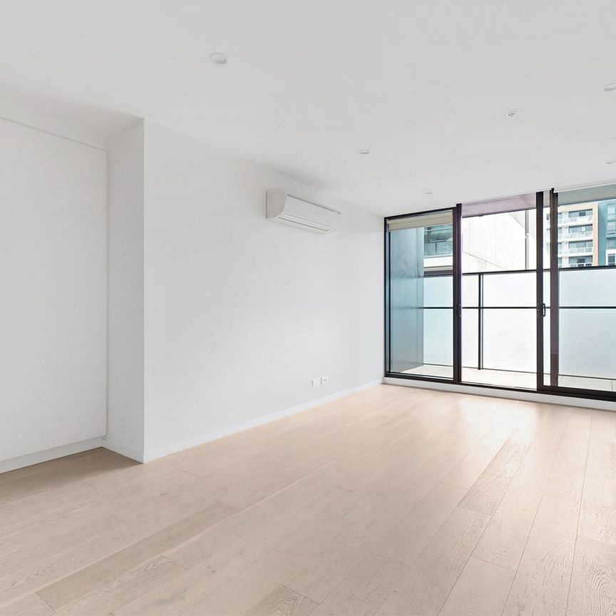 Massive 2 Bedroom with Master Suite - Photo 1