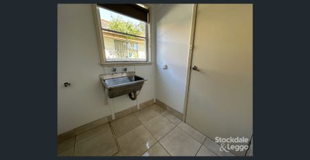 3 BEDROOM HOME IN NORTH SHEPPARTON - Photo 4