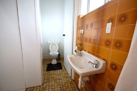 6-bedroom shared house / townhouse, Fox Avenue - Photo 4