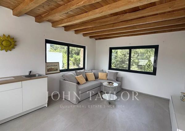 Cala Llonga, Balearic Islands 07849